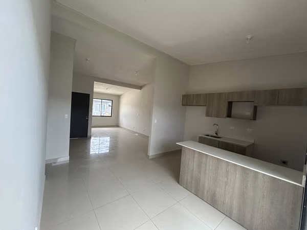 Alquiler casa en Lindora T-101