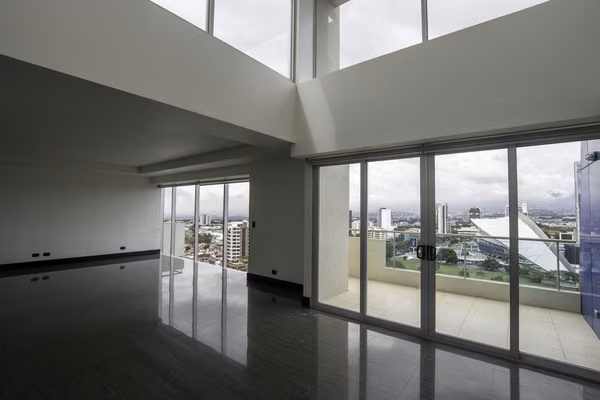 Venta de Pent-House en Mata Redonda, San José, Condominio Sabana Real