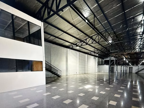 Bodega Industrial 850