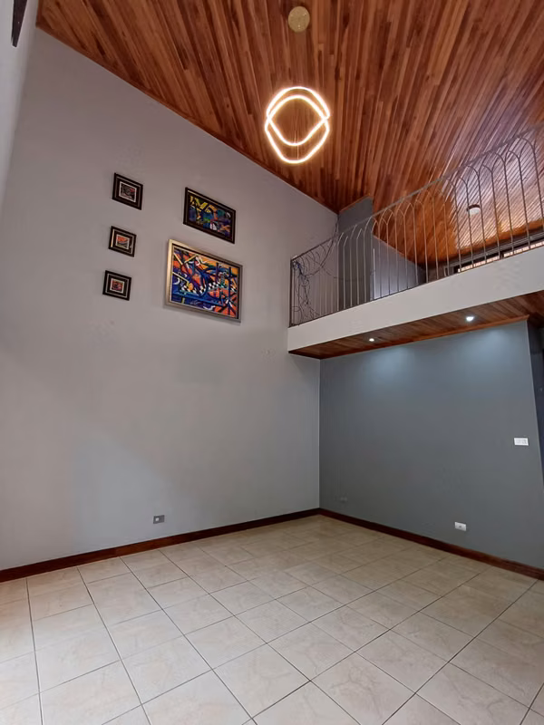 Se vende amplia &amp; elegante casa