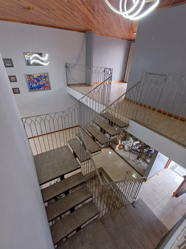 Se vende amplia &amp; elegante casa