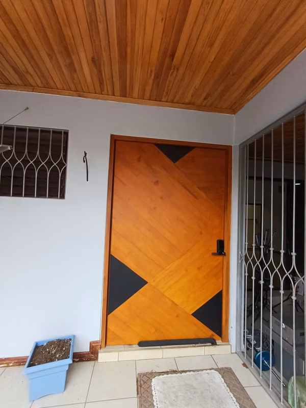 Se vende amplia &amp; elegante casa