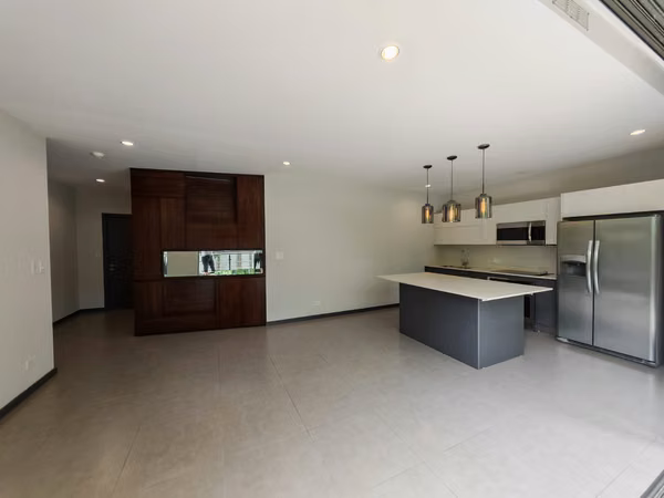 Apartment for Rent- 2 bedrooms and 2 parking spaces.