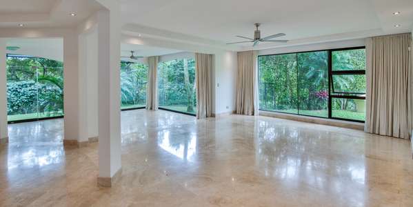 Home 4BR in Mora - Cerro Colón Views - Remodeled with Terrace