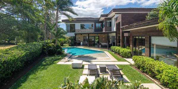 Home 5BR in Alajuela Hacienda Los Reyes - Gated Golf Community - Pool