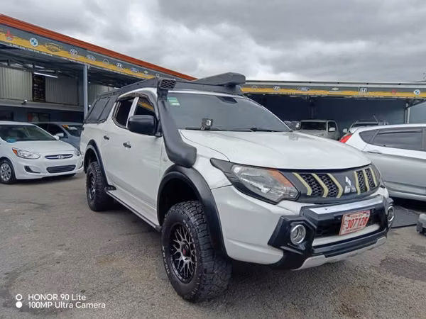 Mitsubishi L200