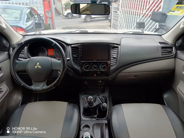 Mitsubishi L200