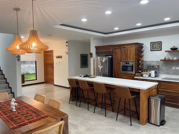 Venta de Casa en Condominio en Heredia Santa Bárbara | Amplios Espacios OPORTUNIDAD POR VIAJE