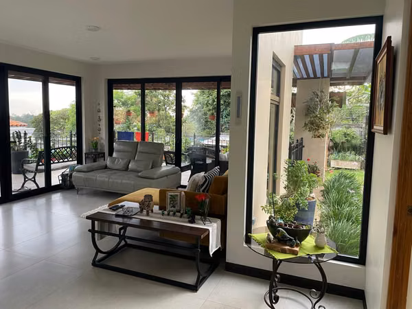Venta de Casa en Condominio en Heredia Santa Bárbara | Amplios Espacios OPORTUNIDAD POR VIAJE