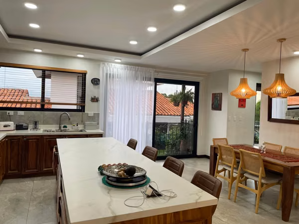 Venta de Casa en Condominio en Heredia Santa Bárbara | Amplios Espacios OPORTUNIDAD POR VIAJE