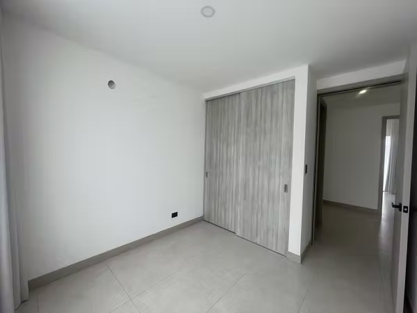 Elegante casa contemporáneo , en Condominio Lindora Village .