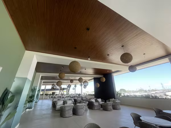 Elegante casa contemporáneo , en Condominio Lindora Village .