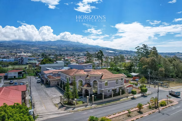 Office Building For Sale 50 meters from the TEC technical institute Cartago