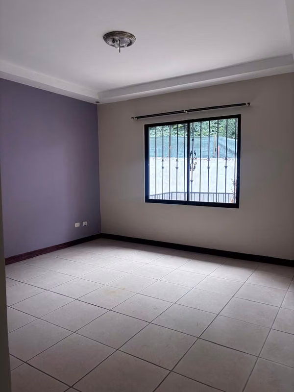 It is sold house in San Rafael Abajo, Desamparados.