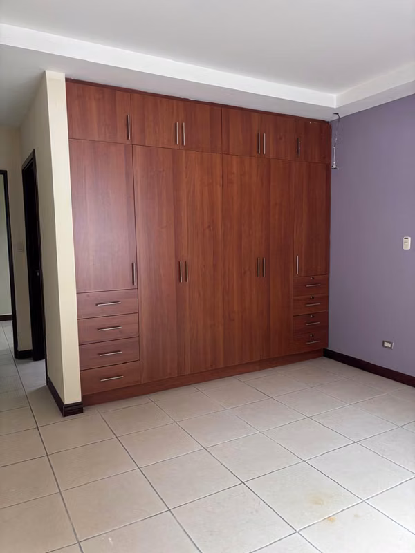 It is sold house in San Rafael Abajo, Desamparados.