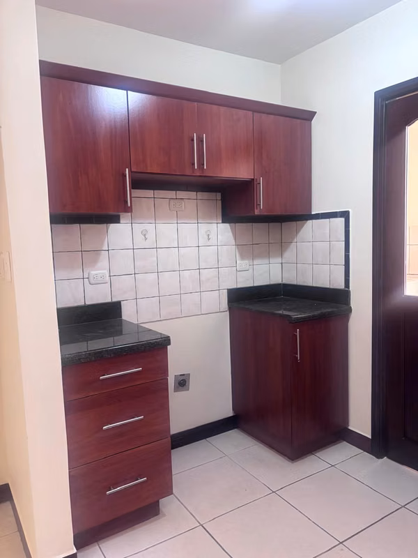 It is sold house in San Rafael Abajo, Desamparados.