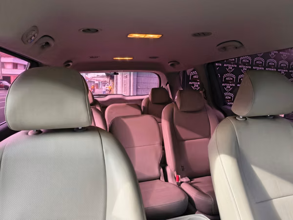 KIA CARNIVAL 2015 AUTOMATICO