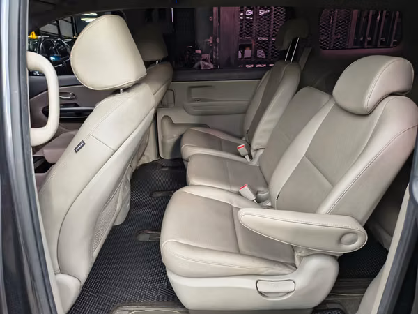 KIA CARNIVAL 2015 AUTOMATICO