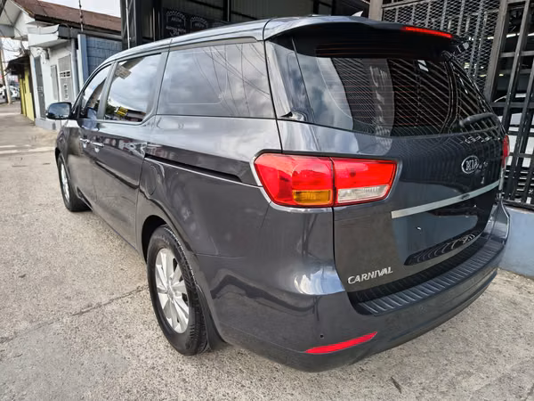 KIA CARNIVAL 2015 AUTOMATICO