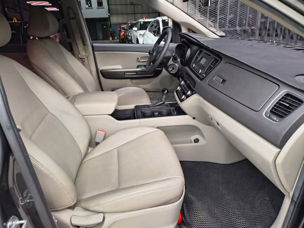 KIA CARNIVAL 2015 AUTOMATICO