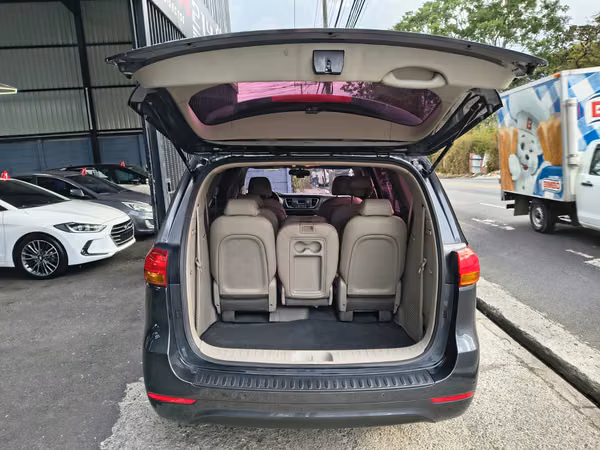 KIA CARNIVAL 2015 AUTOMATICO