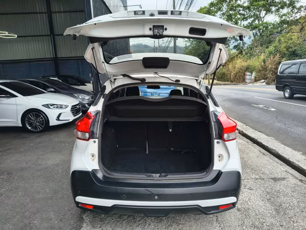 NISSAN KIKCS 2018 MANUAL 4X2