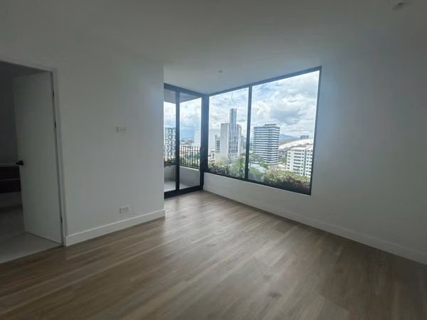 Venta de Apartamento de Lujo en Parkwood | Vista, Exclusividad y Confort