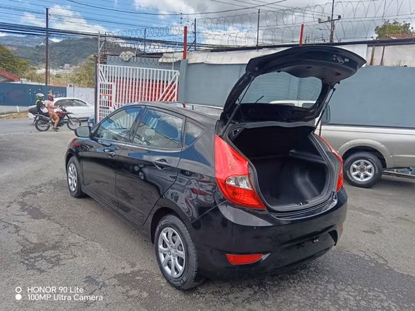 Hyundai accent