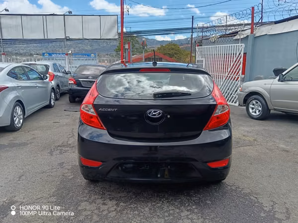 Hyundai accent