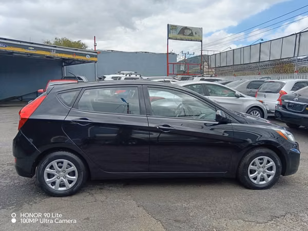 Hyundai accent