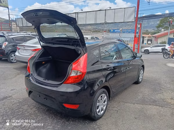 Hyundai accent