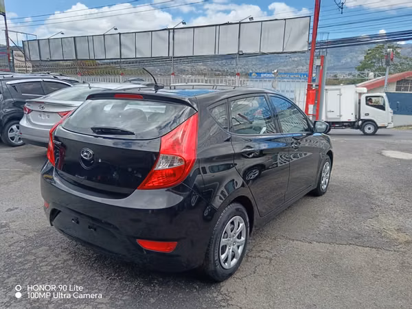Hyundai accent
