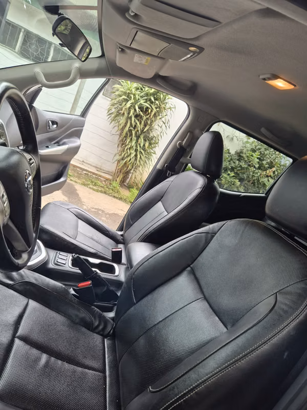 Nissan frontier np300 LE