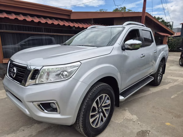 Nissan frontier np300 LE