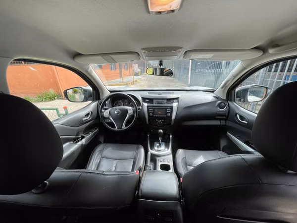 Nissan frontier np300 LE