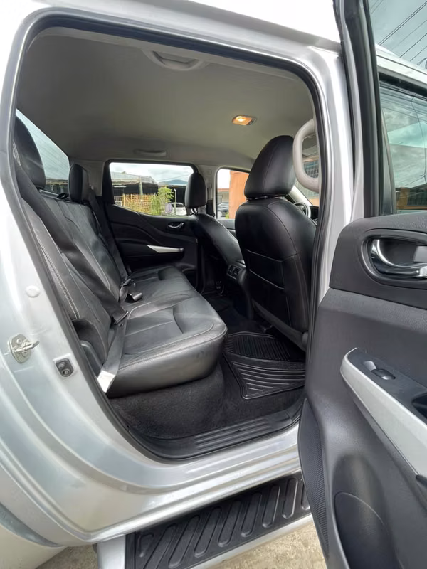 Nissan frontier np300 LE