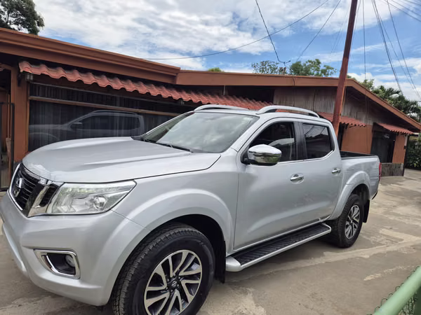 Nissan frontier np300 LE