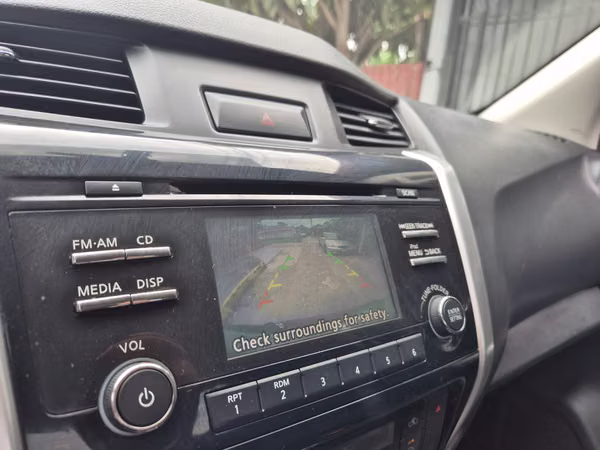 Nissan frontier np300 LE