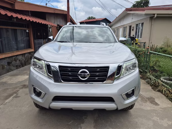 Nissan frontier np300 LE