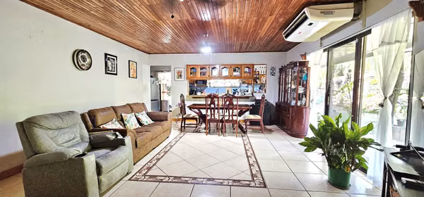 Venta de Casa en Guanacaste AMPLIA ZONA VERDE