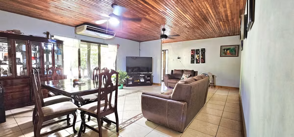 Venta de Casa en Guanacaste AMPLIA ZONA VERDE