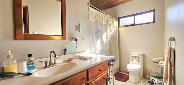 Venta de Casa en Guanacaste AMPLIA ZONA VERDE