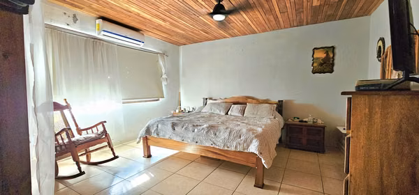 Venta de Casa en Guanacaste AMPLIA ZONA VERDE