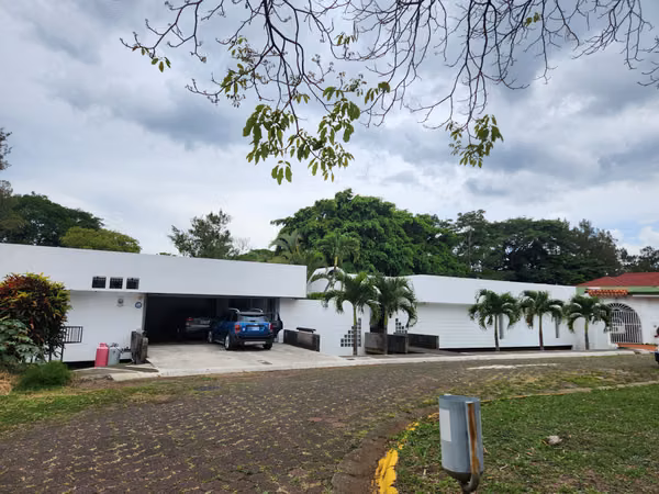 Casa de Lujo en los Arcos Heredia
