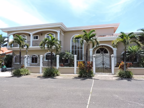 House for Rent in Belén Ciudad Cariari - Furnished and Services