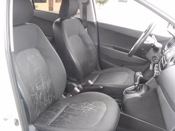 Hyundai Grand i10 Sedan Automatico 2018