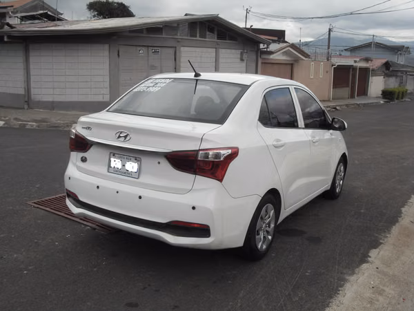Hyundai Grand i10 Sedan Automatico 2018