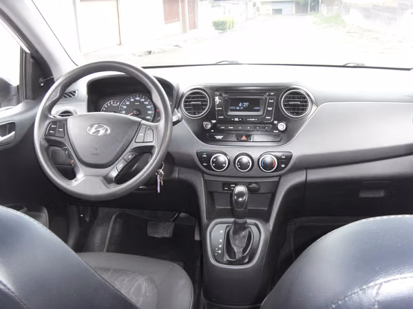 Hyundai Grand i10 Sedan Automatico 2018