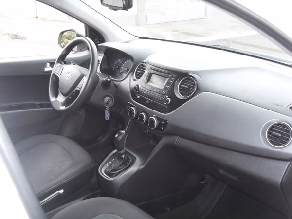 Hyundai Grand i10 Sedan Automatico 2018
