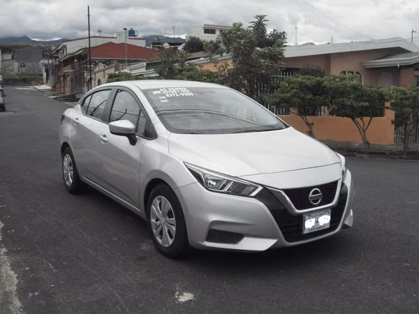 Nissan Versa 2022 Automatico Sedan